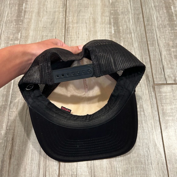 Cute women’s Volcom hat - Picture 3 of 4